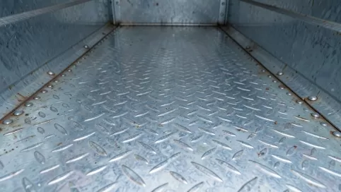 blacha na podloge przyczepki